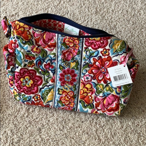 Vera Bradley Handbags - NWT Vera Bradley On The Go Purse in Hope Garden